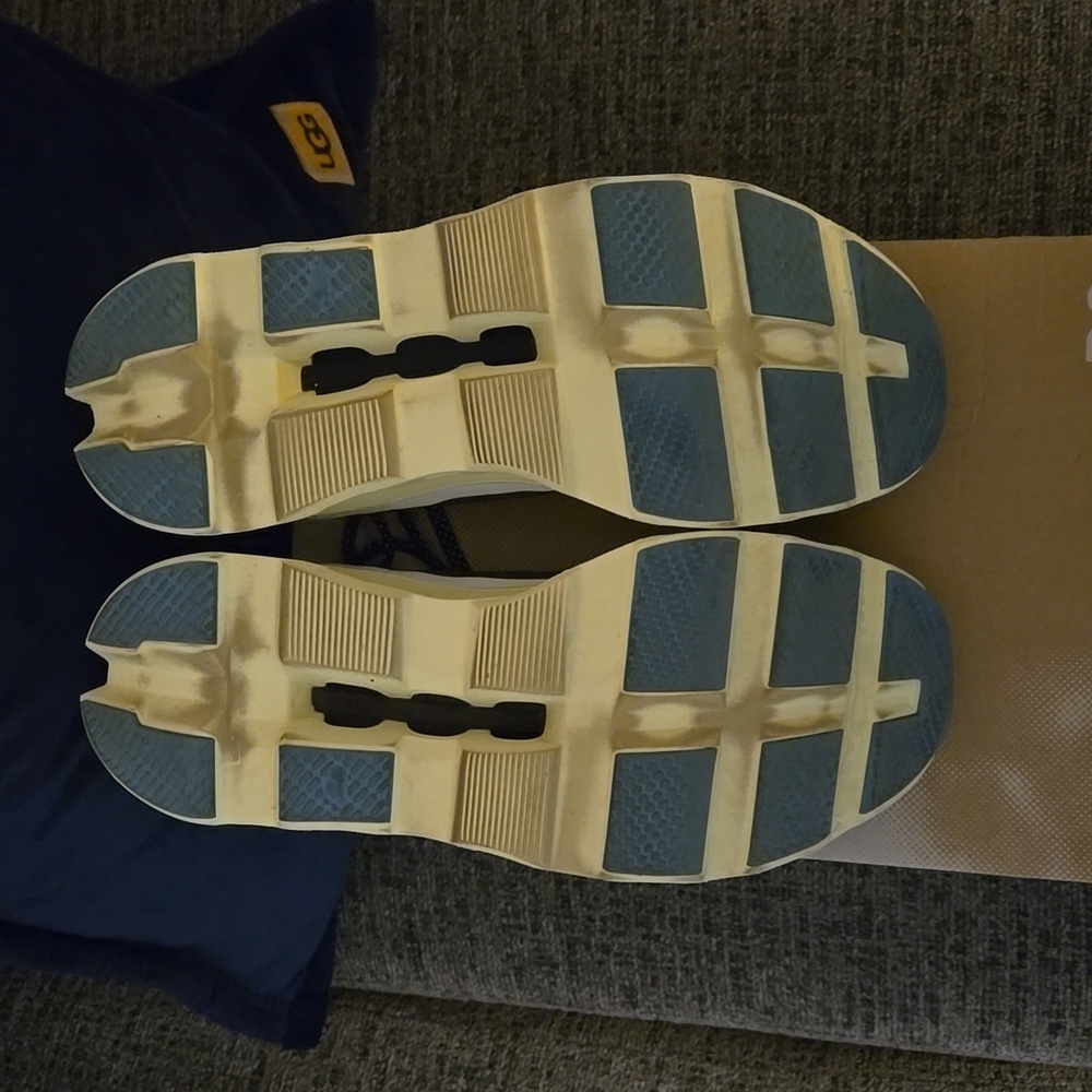 CLOUD SHOES - Picture 5 of 7